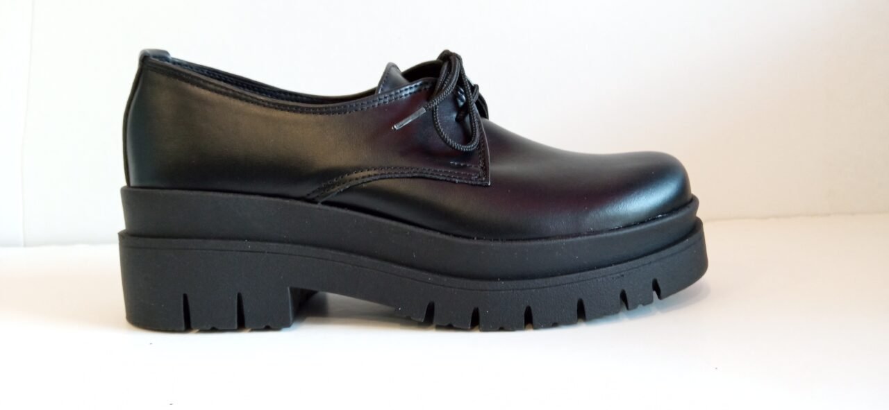 Shoe